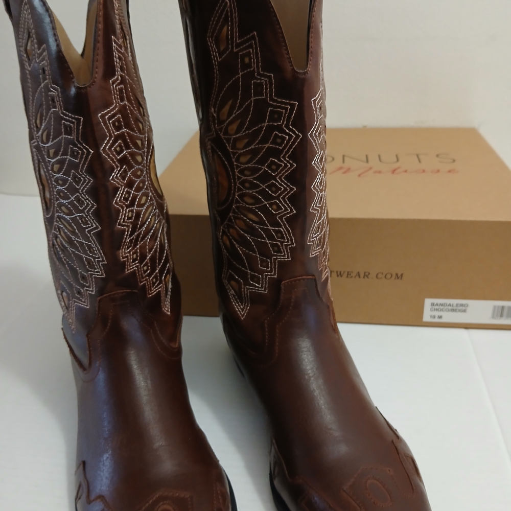Coconuts by Matisse Brown and Tan Embroidered Winter Boots Various Sizes - Picture 7 of 12